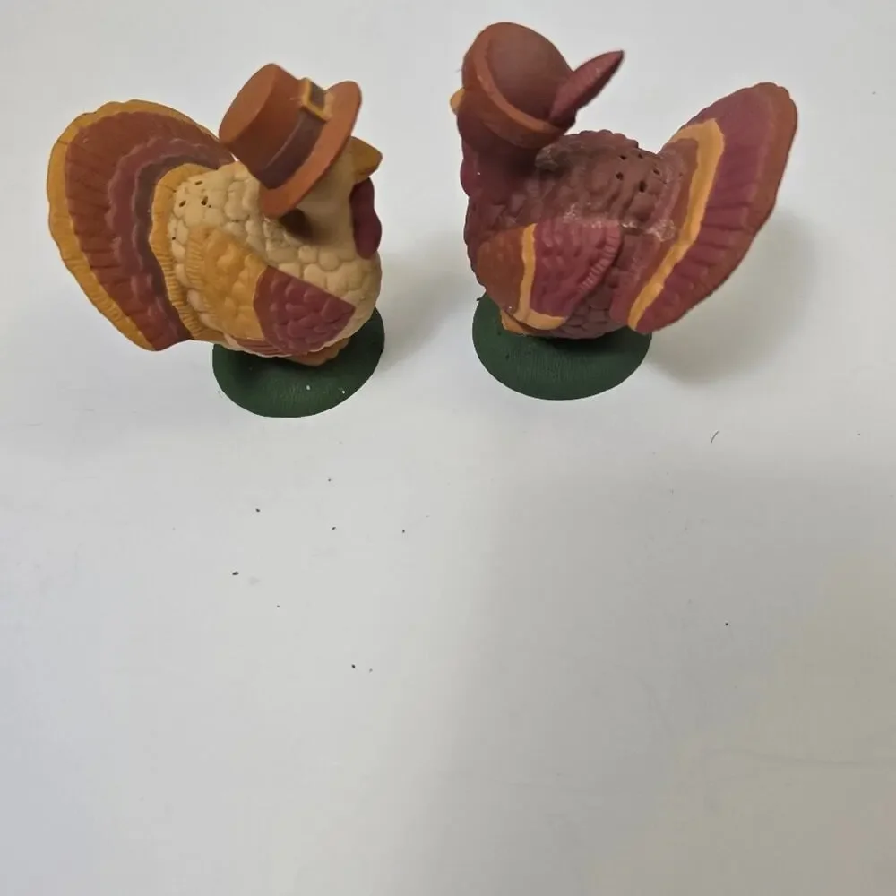 Avon Thanksgiving Turkey Salt & Pepper Shakers Pilgrim & Native American Decor